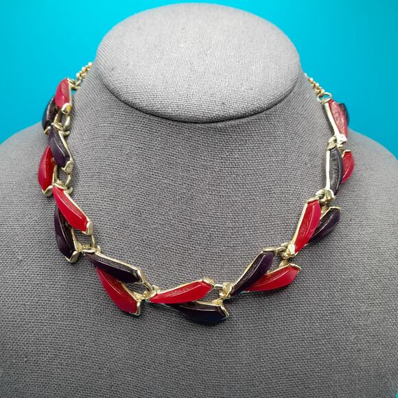 Vintage Red Purple Lucite Choker Necklace, Gold Tone, Mid-Century Modern - Picture 2 of 10